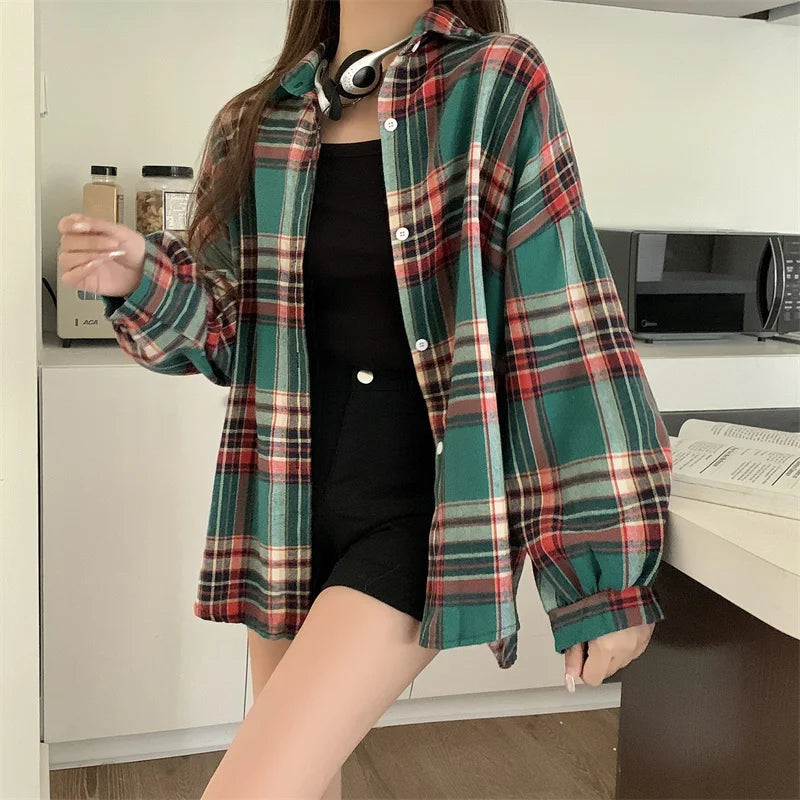 Vintage-Inspired Autumn Plaid Shirt